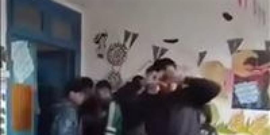 فيديو «عودة مدرسة المشاغبين» في الإسكندرية يشعل الجدل.. وتدخل عاجل من وزارة التعليم