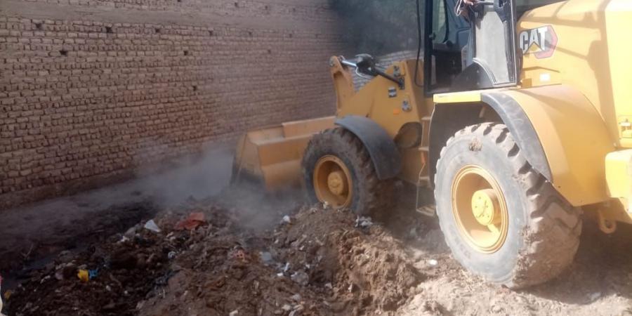 قنا تتحرك لإنهاء تجمعات المياه الراكدة بفرشوط.. تدخل عاجل يعيد الانضباط البيئي