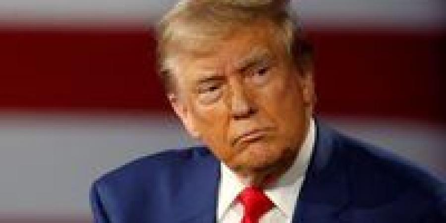 ما هو القلم الآلي الأمريكي؟.. ترامب الغى قرارات بايدن الموقعة باستخدامه