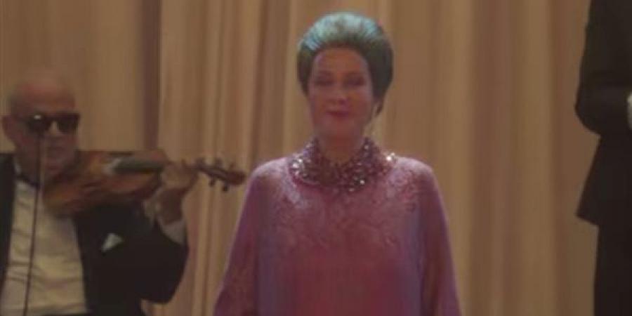 يسرا تشيد بـ منى زكي في فيلم الست: فاجئتني واقتنعت بيها في الشخصية