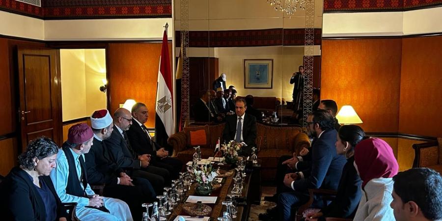 «لقاء مع أبناء الوطن».. وزير الخارجية يلتقي أعضاء الجالية المصرية بإسلام آباد|صور