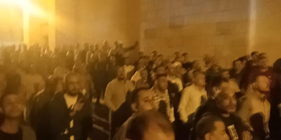 تشييع جثامين أسرة كاملة بعد حادث انقلاب سيارة على الطريق الدولي الساحلي بالبحيرة.. صور