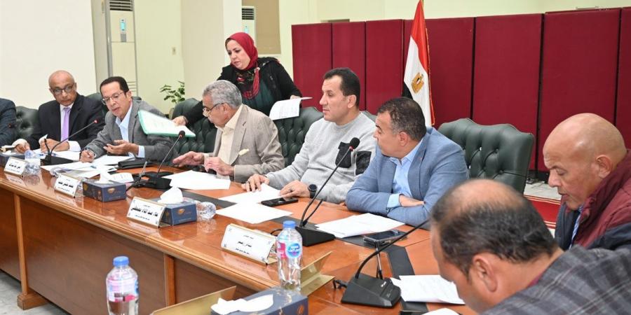 مجلس أمناء العاشر يناقش خطط مكافحة ناقلات الأمراض