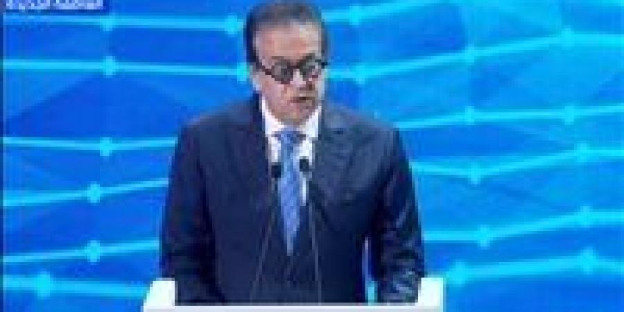 وزير الصحة يرفض فرض أي رسوم على مرضى نفقة الدولة والتأمين الصحي