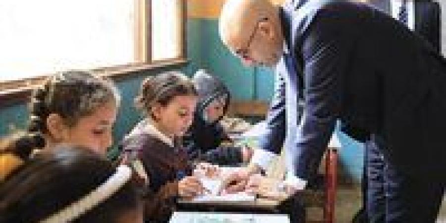 وزير التعليم: لن نتوقف عن الجولات المفاجئة.. وجودنا في المدارس هو جزء من الرقابة الحقيقية على سير الدراسة