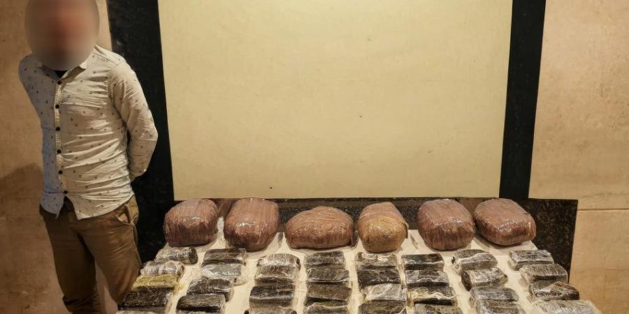 مصرع عنصر إجرامي وضبط مواد مخدرة في مداهمة أمنية بسوهاج|صور