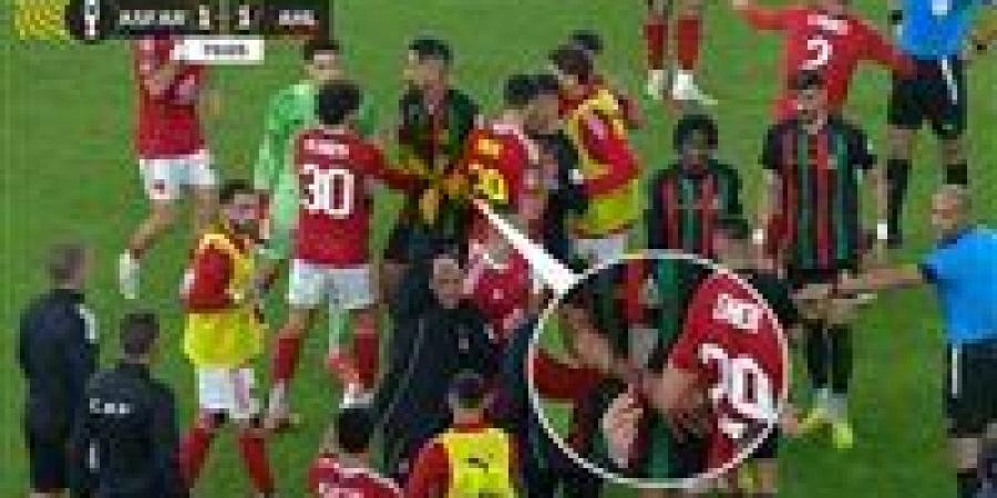 بعد أحداث الشغب أمام الأهلي.. الجيش الملكي يتخذ قراراً حاسماً بحق الجماهير المتورطة