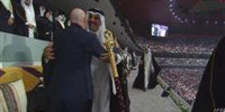 رئيس الفيفا في استقباله: الشيخ تميم بن حمد آل ثاني أمير قطر يشهد افتتاح كأس العرب 2025 في ستاد البيت بالخور