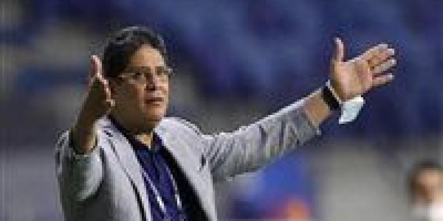 "لم تحترم آداب المهنة".. أيمن الرمادي يفتح النار على يانيك فيريرا بسبب الزمالك