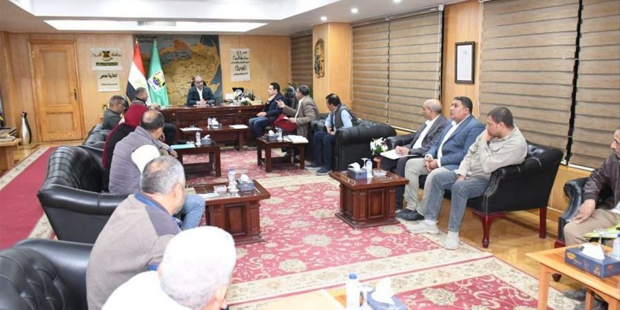 محافظ الفيوم يتابع معدلات الأداء بملف المتغيرات المكانية ويُشدد على تسريع وتيرة العمل