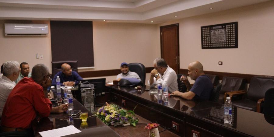 رئيس قطاع الفنون التشكيلية يبحث الخطوات التنفيذية لإطلاق “سمبوزيوم مدن مصر”