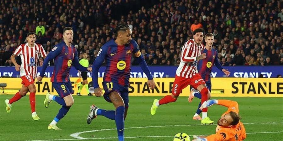 برشلونة يحسم قمة أتلتيكو مدريد بثلاثية ويتصدر الليجا