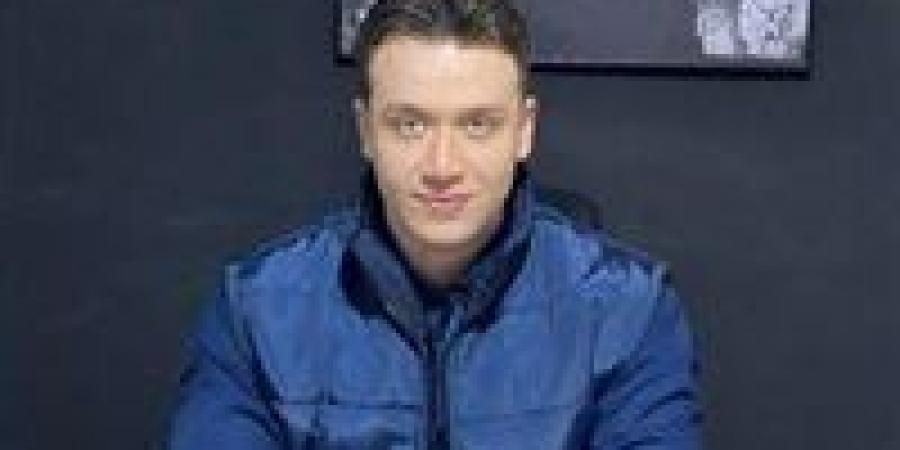 طلاق وفسخ خطوبة بسبب تعليق على الطبيب محمد المغربي.. كيف تحولت مزحة إلكترونية إلى أزمة أسرية؟