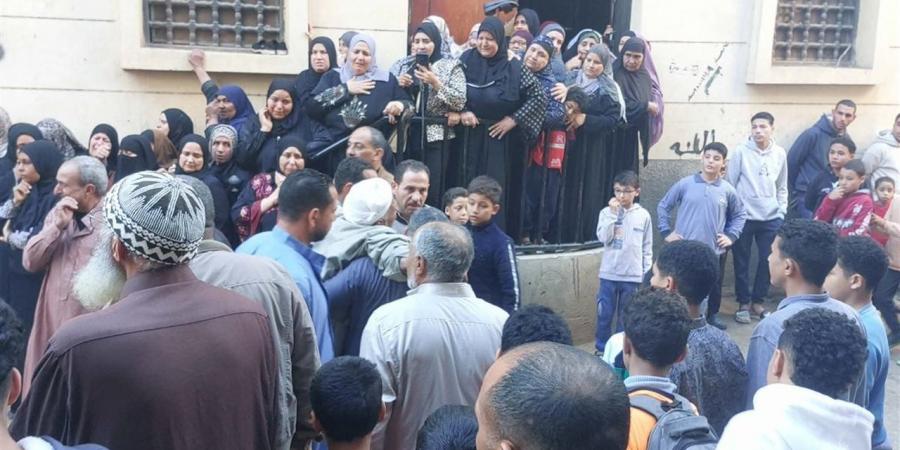 أهالي شبرا بدين يودعون جثامين ضحايا حريق مول المنصورة