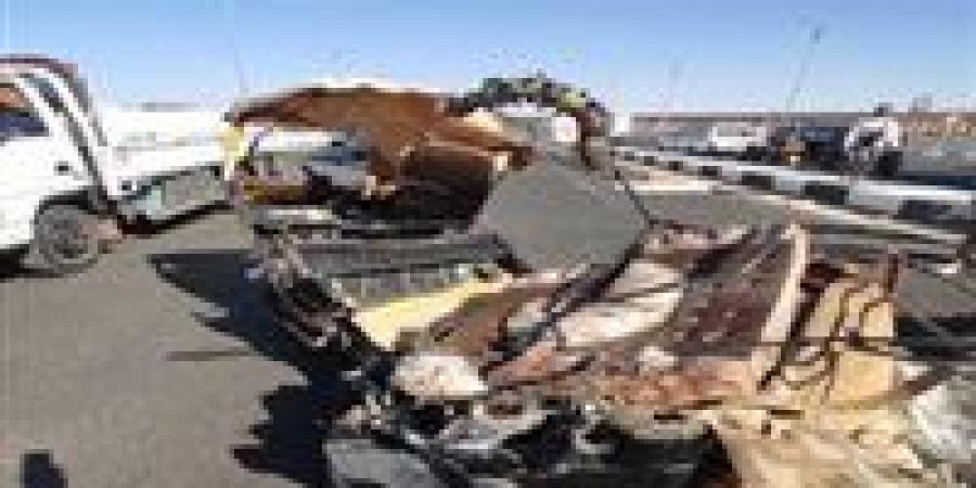 وفاة ربة منزل ومسن متأثرين بإصابتهما في حادث تصادم بين توك توكين ودراجتين ناريتين بالفيوم