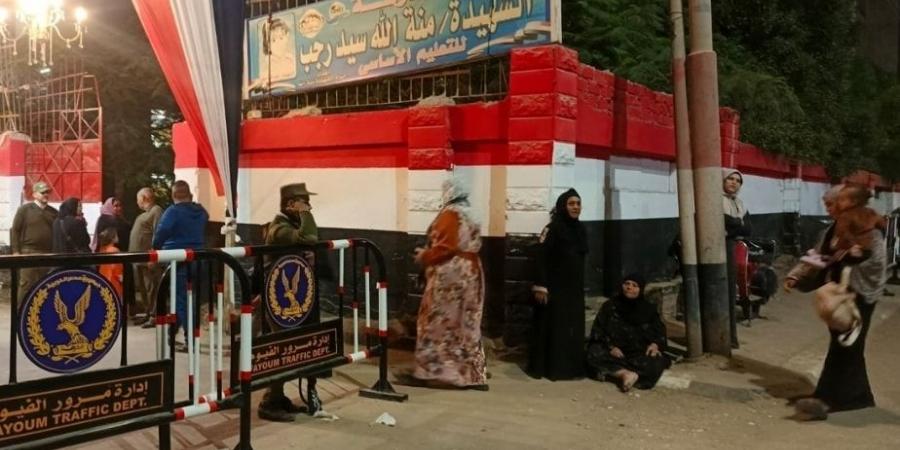 انتخابات الدوائر الملغاة.. استمرار التصويت بلجنة مدرسة الشهيد الطيار محمد كامل بسوهاج