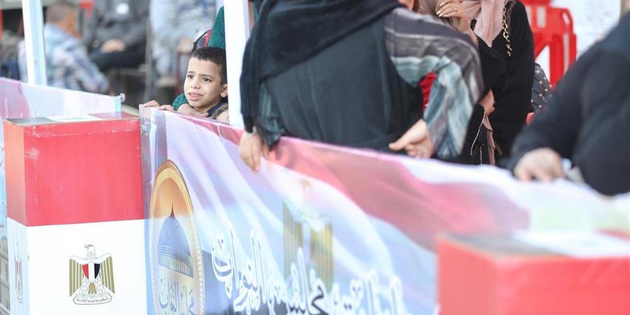 مشاهد من جولة إعادة انتخابات النواب بمدرسة عثمان بن عفان بإمبابة