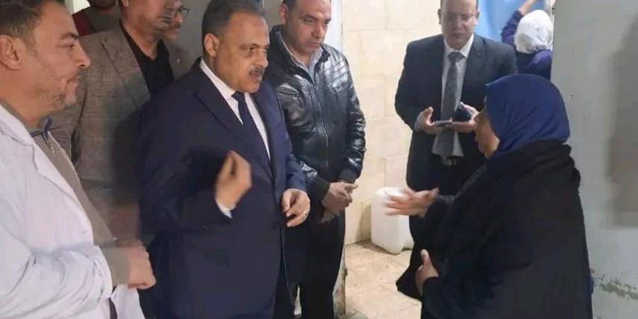 لعدم تواجده.. محافظ الشرقية يُحيل مدير مستشفى منيا القمح المركزي للتحقيق