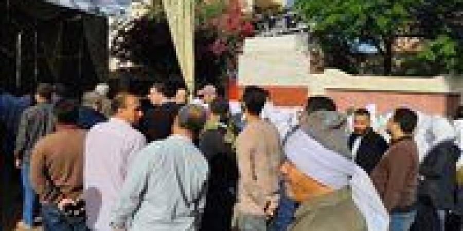 انتظام التصويت بدائرة الرمل.. والشباب يتصدرون المشهد منذ الساعات الأولى