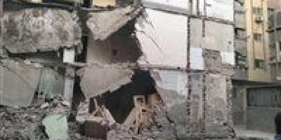 انهيار منزل من 3 طوابق بحي شرق أسيوط