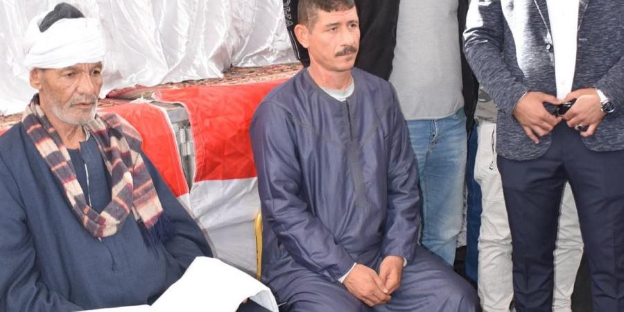 بحضور قيادات المحافظة.. إنهاء خصومة ثأرية بين عائلتين ببني سويف صور