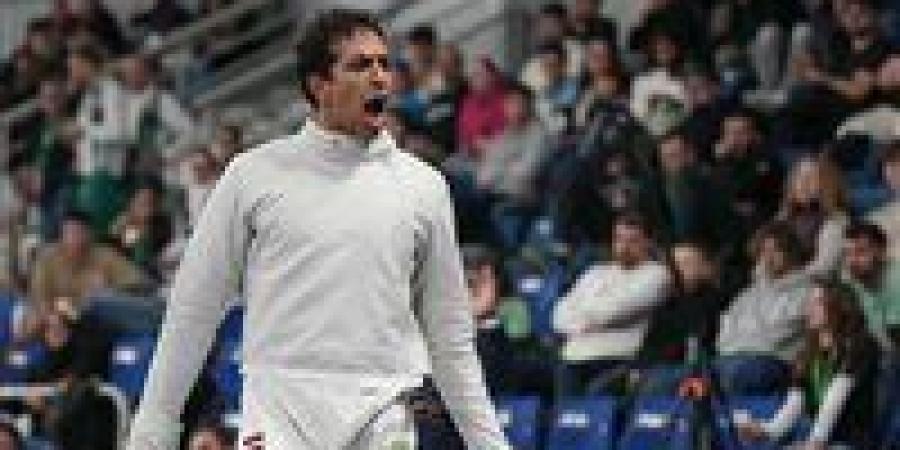 أحمد هشام يحرز الميدالية البرونزية في بطولة الجائزة الكبرى لسلاح السيف بفرنسا