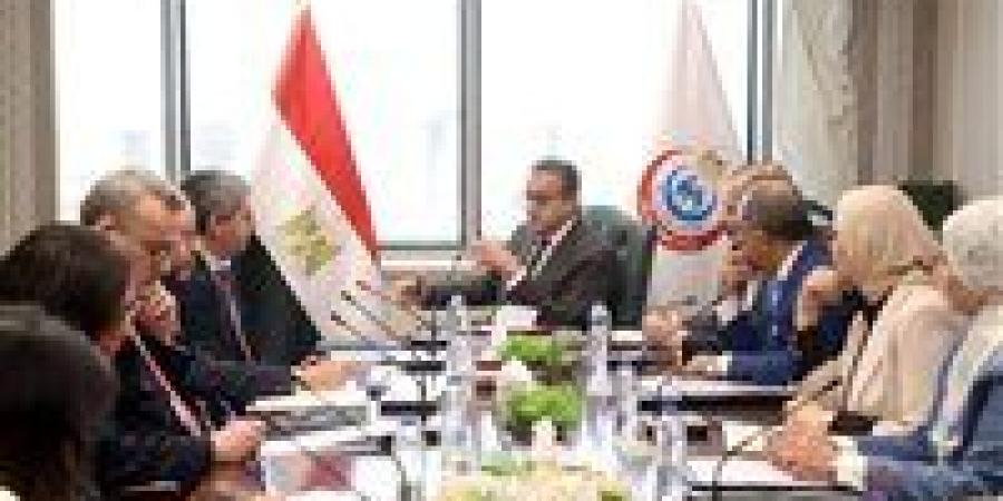وزير الصحة يتابع تطورات الاتفاقيات الدولية لإنشاء مصنع اللقاحات متعدد المراحل بالتعاون مع صندوق الاستثمار الأوروبي