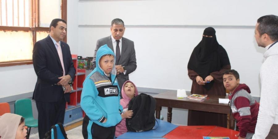 وكيل تعليم الجيزة يتفقد مدارس أطفيح والصف لتعزيز الانضباط.. صور