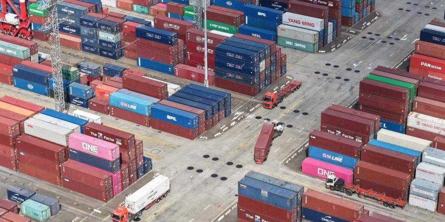 الصين تواصل إغراق العالم بمنتجاتها.. والفائض التجاري للبلاد يتجاوز تريليون دولار