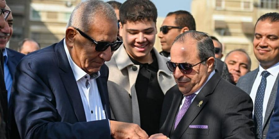 محافظ بورسعيد ورئيس النادي المصري يفتتحان مجمع ملاعب السيد متولي (صور)