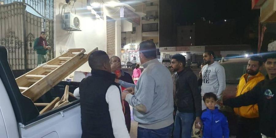 استمرار حملات رفع الاشغالات والتعديات والتأكد من الغلق في المواعيد المحددة للورش الفنية بحي شمال