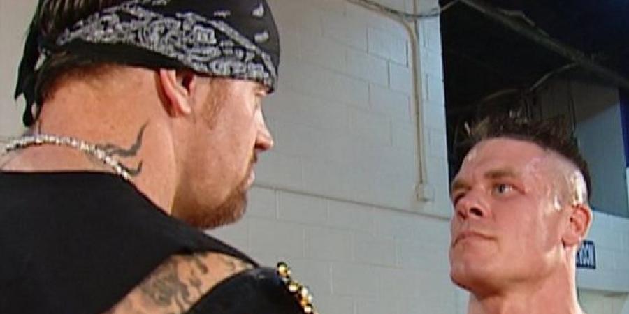 أندرتيكر يودع جون سينا برسالة مؤثرة قبل نزاله الأخير