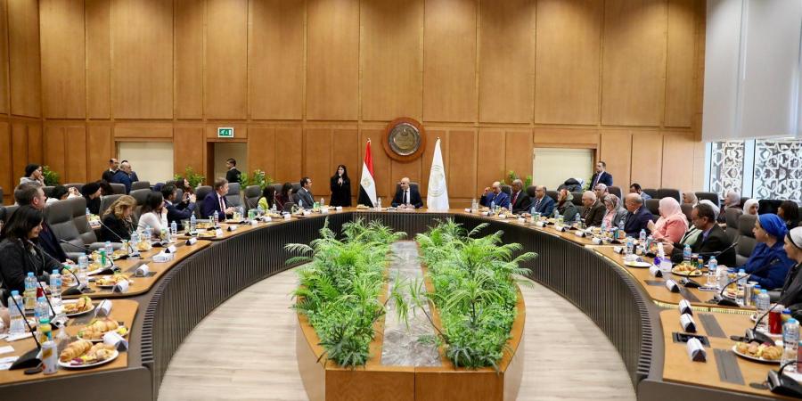 وزير التعليم يستعرض إنجازات العام الدراسي وخطة 2026