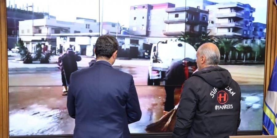 محافظ دمياط يتابع كسح مياه الأمطار عبر مركز السيطرة