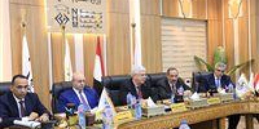 وزير التعليم العالي يترأس اجتماع المجلس الأعلى لشئون المعاهد الخاصة ببني سويف ويؤكد: تطوير التخصصات البينية ورفع جودة الخريجين أولوية