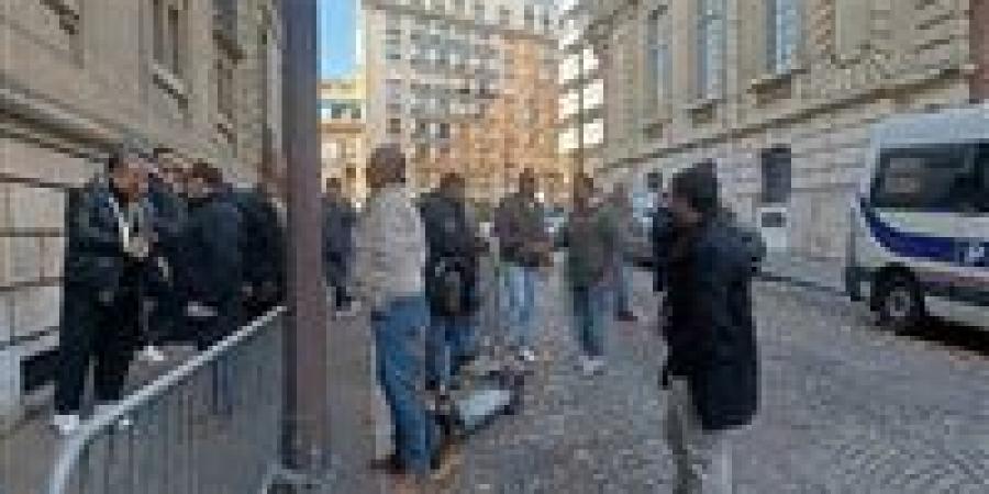 استمرار توافد أبناء الجالية المصرية في باريس على لجان الاقتراع بانتخابات مجلس النواب 2025