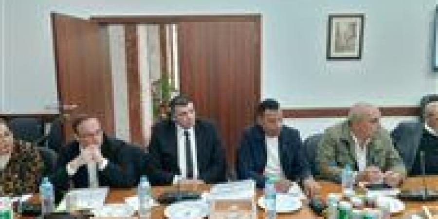 لجنة
      الضرائب
      والجمارك:
      تنسيق
      مستمر
      مع
      مصلحة
      الجمارك
      لحل
      الشكاوى
      أولًا
      بأول