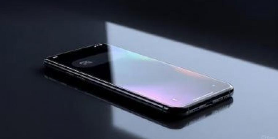 آيفون بدون حواف.. تفاصيل نسخة أبل للاحتفال بمرور 20 سنة