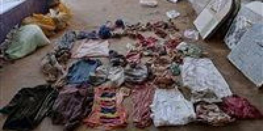 رأيت
      ما
      لا
      يُحتمل|
      مواطن
      يروي
      مأساة
      نبش
      قبر
      نجلته
      بعد
      دفنها
      بـ
      48
      ساعة