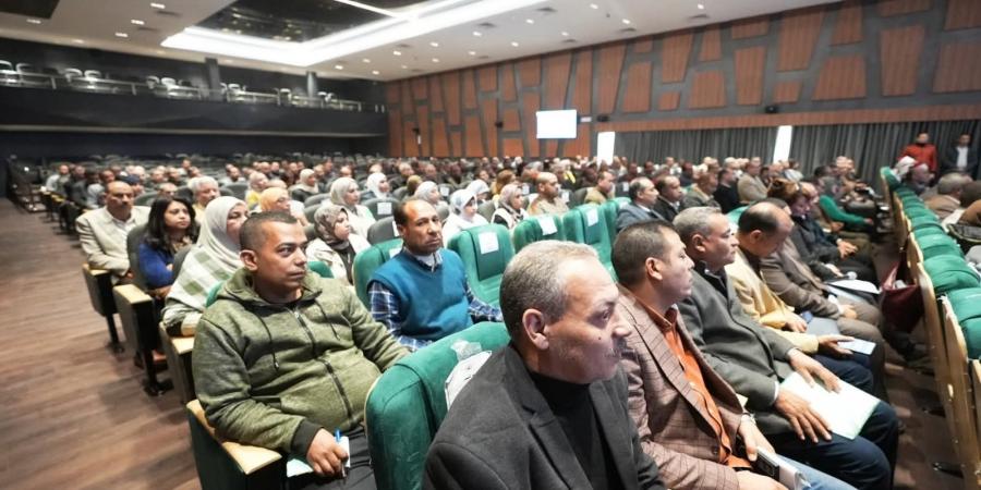 محافظ
      أسيوط
      يترأس
      المجلس
      التنفيذي
      ويؤكد
      :
      حسم
      ملفات
      التقنين
      والمتغيرات
      المكانية
      وتسريع
      وتيرة
      المشروعات
      التنموية
      بالمراكز
      والقرى