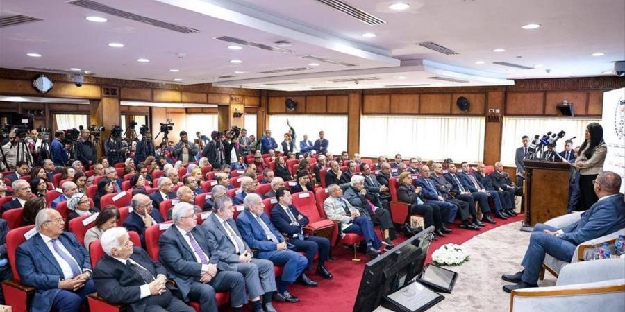 رئيس
      الوزراء:
      "معهد
      التخطيط"
      رافد
      أساسي
      لتزويد
      الدولة
      بالكفاءات