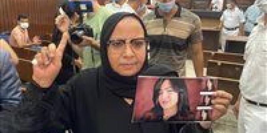 والدة
      شيماء
      جمال
      تهدد
      محامي
      وصديقة
      ابنتها..
      وقرار
      عاجل
      من
      النيابة
      العامة
      بشأنها