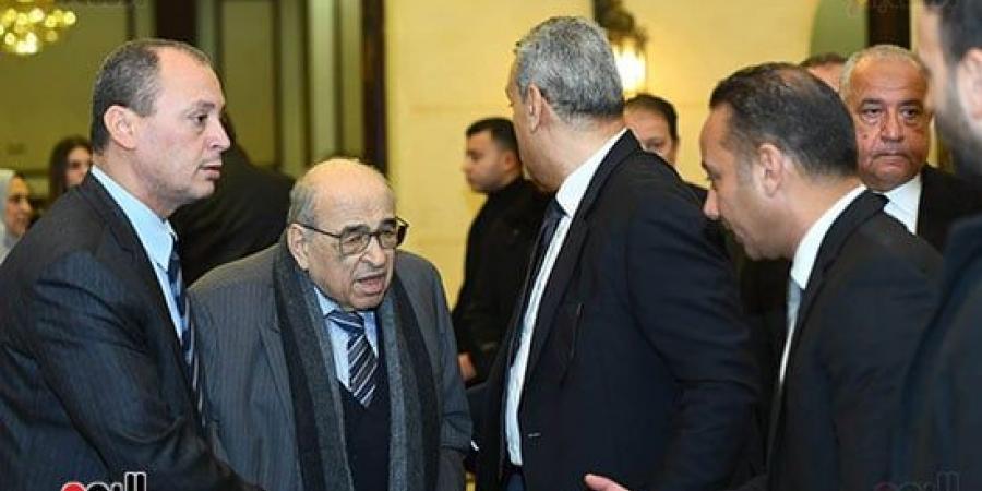 مثقفون وسياسيون فى عزاء محمد صابر عرب بمسجد المشير طنطاوى