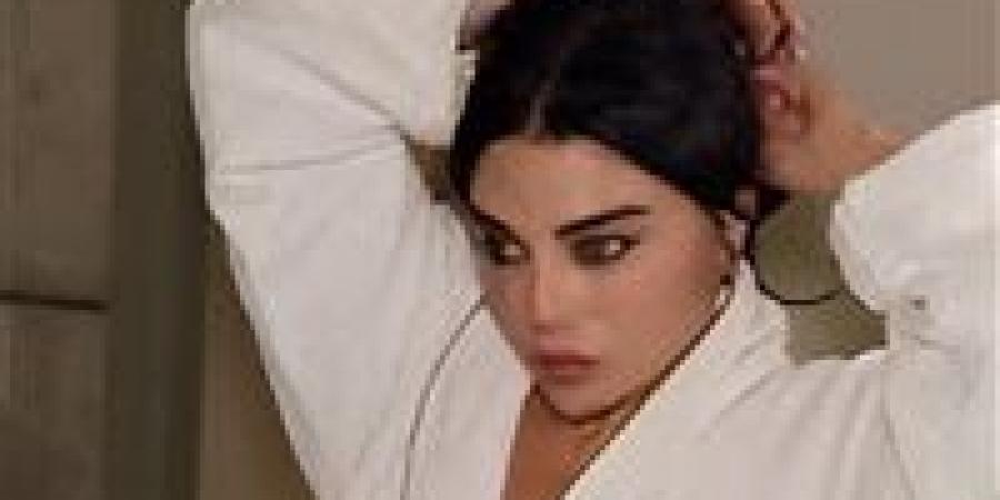 فيديوهات
      هيفاء
      وهبي..
      مقطع
      مثير
      وكليبات
      جريئة
      تشعل
      مواقع
      التواصل