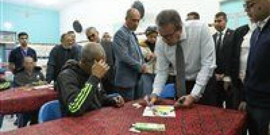 وزير
      الصحة
      يتفقد
      مستشفى
      الخانكة
      ويوجه
      ببحث
      تحويله
      إلى
      أول
      مدينة
      طبية
      متخصصة
      في
      الصحة
      النفسية
      وعلاج
      الإدمان
      ورعاية
      المسنين