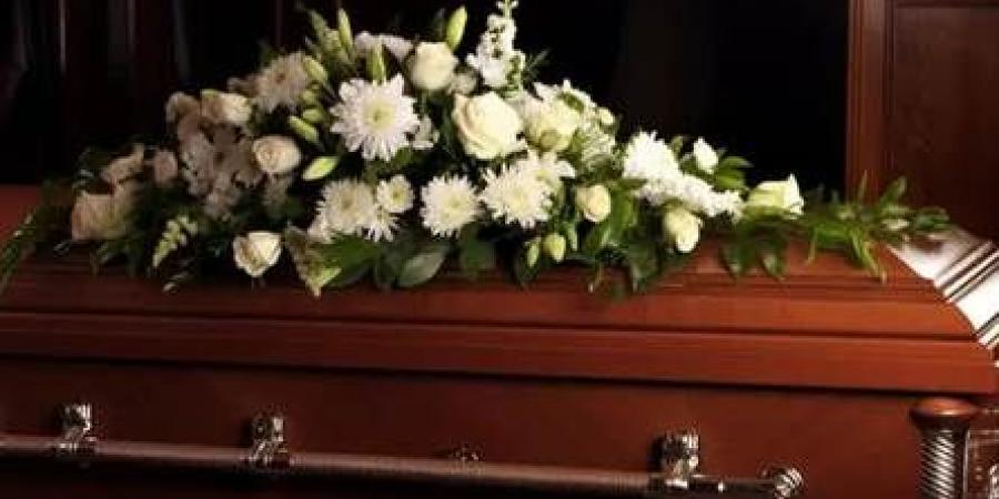 ممثل
      معروف
      يغيب
      عن
      جنازة
      والدته..
      ما
      السبب؟