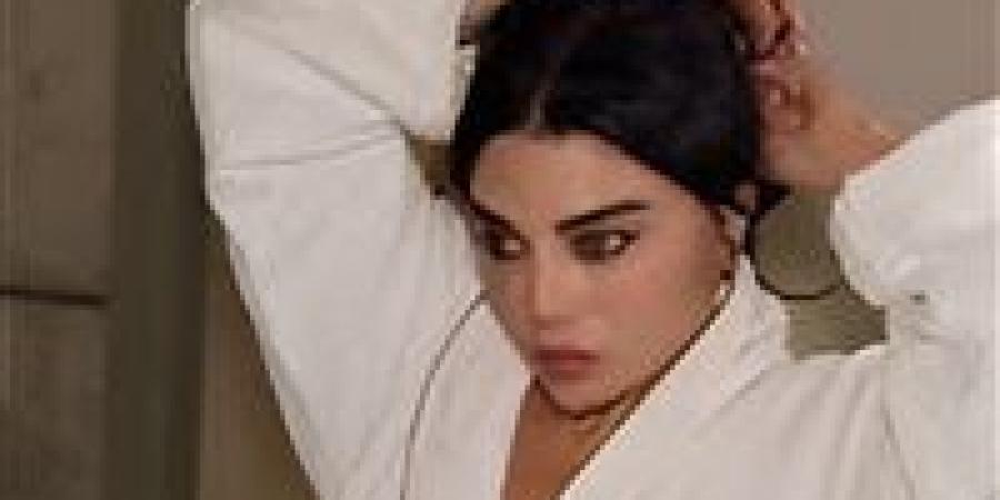 فيديو
      صاروخ
      هيفاء
      وهبي
      يشعل
      السوشيال
      ميديا..
      القصة
      الكاملة