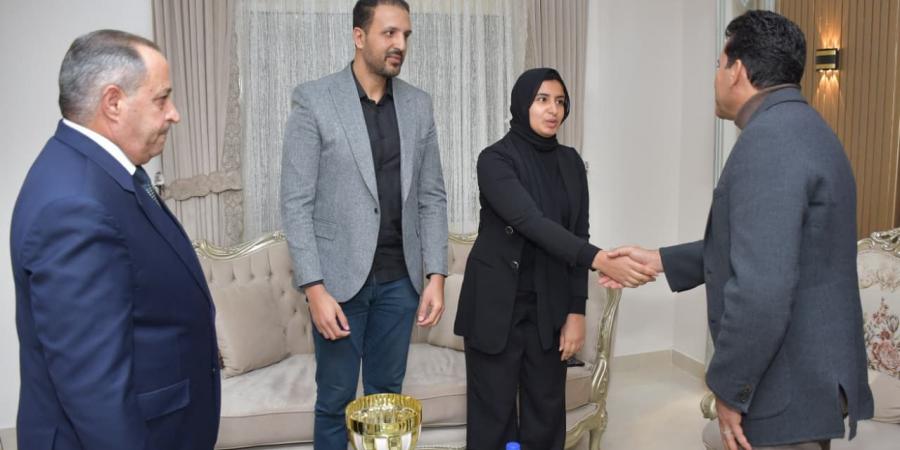 وزير
      الشباب
      والرياضة
      ومحافظ
      بورسعيد
      يعزيان
      أسرة
      السباح
      يوسف
      محمد