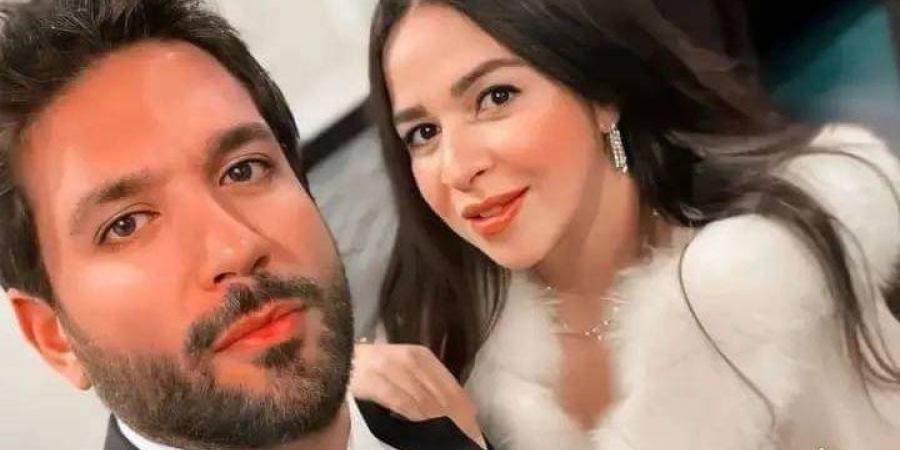 من
      حقه..
      رد
      مفاجئ
      من
      إيمي
      سمير
      غانم
      عن
      زواج
      حسن
      الرداد
      مرة
      أخرى