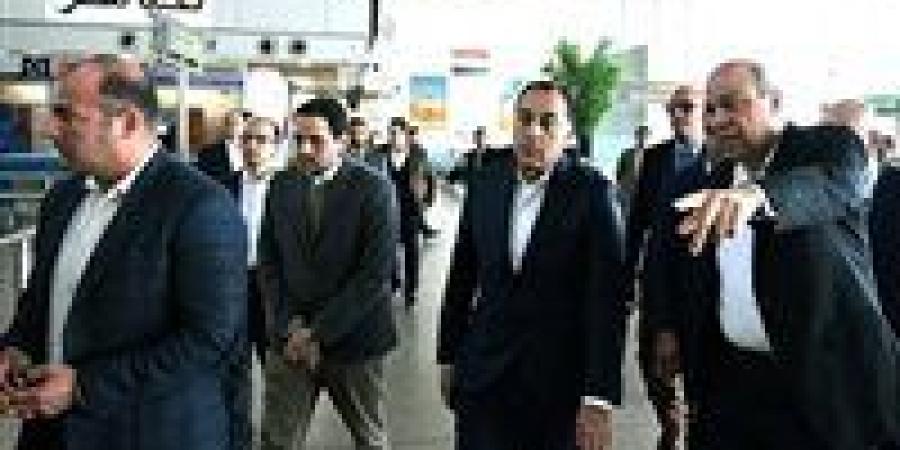 رئيس
      الوزراء
      يبدأ
      جولة
      تفقدية
      موسعة
      بمطار
      القاهرة
      الدولي